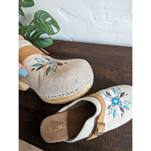 Toms Elisa Canvas Embroidered Wooden Heeled Clog Shoes - Size 9.5 - Picture 10 of 11